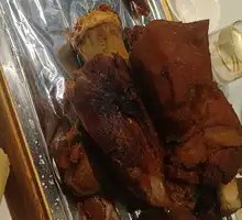 Charcoal-Grilled Crispy Pork Shank