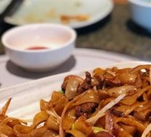 Dry-Fried Beef Rice Noodles