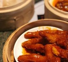 Steamed Chicken Feet with Flavor