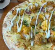 Golden Salted Egg Yolk Chicken Pizza
