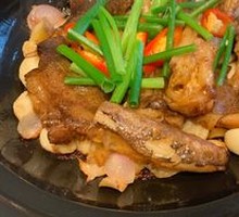 Braised Deep-Sea Fish Head in Clay Pot