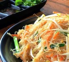 Stir-Fried Rice Noodles with Three Threads