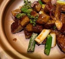 Scallion Stir-fried Grain-fed Beef Cubes