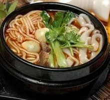Braised Rice Noodles and Wheat Noodles in Clay Pot