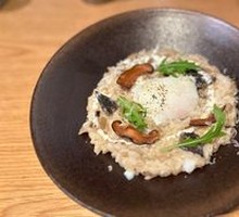 松露牛肝菌温泉蛋烩饭