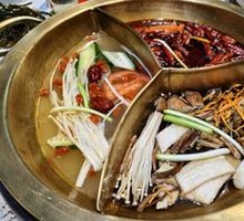 Mercedes Three-Flavor Hot Pot
