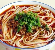 Spicy Auntie Dan Dan Noodles
