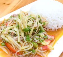 Green Pepper and Potato Noodles Rice Bowl