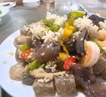 Three-Flavor Stewed Dumplings