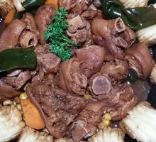 Five-Ingredient Beauty Pig Trotter