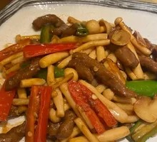 Beef Tenderloin with Chicken Mushrooms