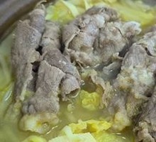 Golden Soup Beef in Clay Pot