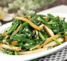 Fried Tofu Sheets with Leeks