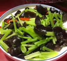 Celery and Wood Ear Mushroom