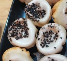 Crab Roe Pan-Fried Buns