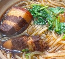 Braised Pork Belly in Clay Pot