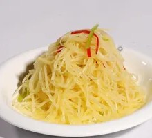 Stir-Fried Shredded Potatoes with Aromatic Seasoning