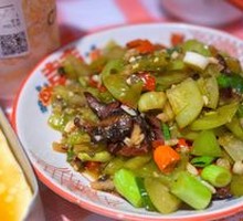 Green Tomato Stir-fried with Preserved Pork