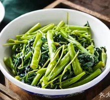 Stir-Fried Water Spinach with Garlic