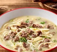 Snow Cabbage Bamboo Shoots and Fresh Beef Noodle Soup