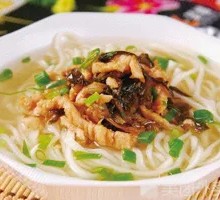 Pickled Cabbage and Pork Noodles
