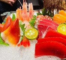 Sashimi Platter with Plum Sauce