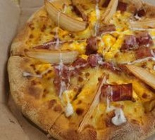 American-style Bacon & Potato Pizza