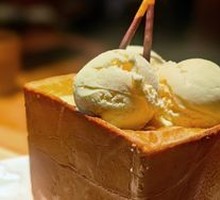 Bread Meets Ice Cream
