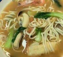 Classic Seafood Noodles
