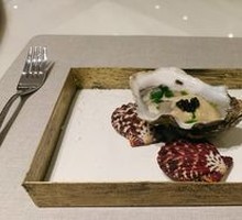 French Girardot Oyster with Caviar