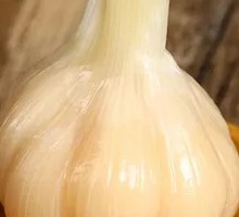Sweet Pickled Garlic