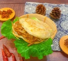 Lao Tongguan Meat Sandwich