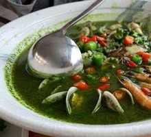 Fresh Seafood Mao Xue Wang with Green Chili