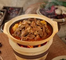 Braised Beef and Ox Tendon in Clay Pot