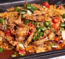 Green Pepper and Perilla Frog Legs