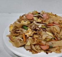 Sizzling Beef Stir-Fried Rice Noodles