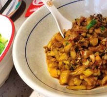 Sour Cabbage Stir-fried with Pork Cracklings