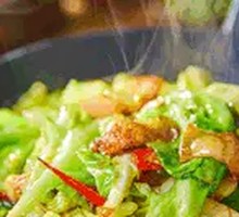 Spicy Pot-Braised Cabbage