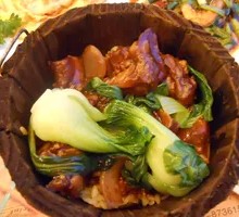 Black Pepper Satay Chicken Wooden Bucket Rice