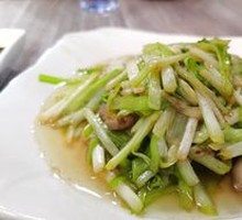 Stir-fried Clams with Leeks