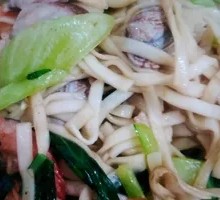 Seafood Stir-Fried Noodles
