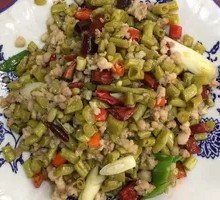 Stir-fried string beans with meat