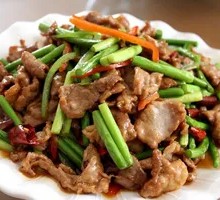 蒜台炒肉丝