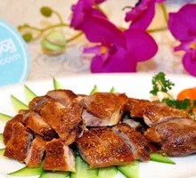 Extra-Portioned Peking Duck Slices with Salted Pepper