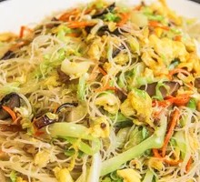 Stir-Fried Noodles with Pork Strips