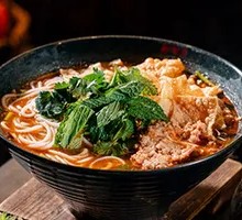 Yunnan Original Soup Fresh Pork Small Pot Rice Noodles