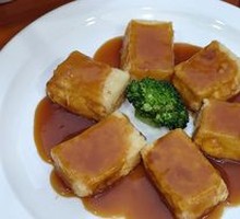 Braised Iceberg with Abalone Sauce