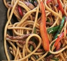 Black Pepper Beef Noodles