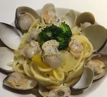 White Wine Clam and Shrimp Spaghetti