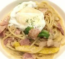 Bacon and Egg Yolk Pasta